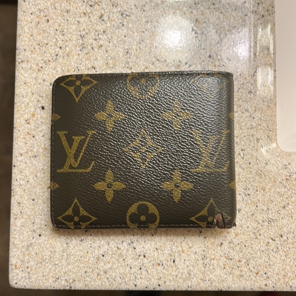 Brown print Louis Vuitton wallet - Picture 2 of 4